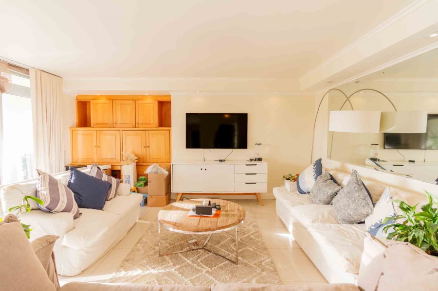 2 Bedroom Property for Sale in Sea Point Western Cape